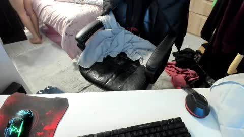 boy_boy22 online show from January 5, 6:56 pm