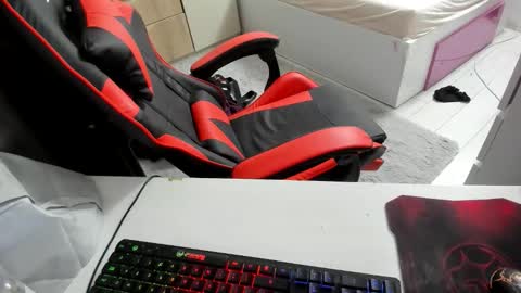 boy_boy22 online show from October 27, 6:21 pm