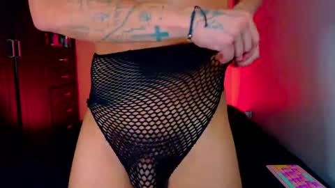 boy_nauthy online show from June 18, 5:09 am