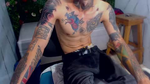 boy_tatto77 online show from June 4, 8:48 pm