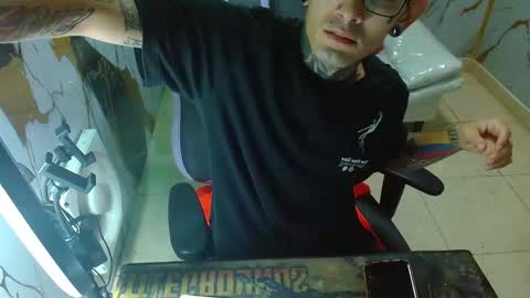 boy_tatto77 online show from February 5, 7:10 pm