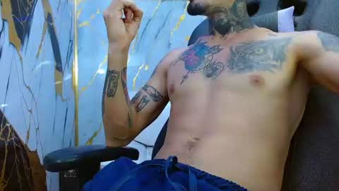 boy_tatto777 online show from July 17, 5:36 am