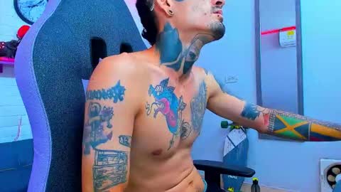 boy_tatto777 online show from September 25, 6:07 pm