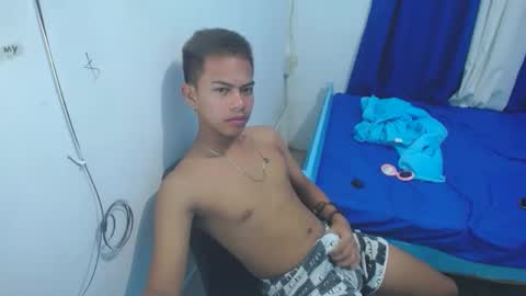 boyax16 online show from January 2, 8:35 pm