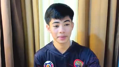 HI IM JAMES DONT FORGET GIVE ME THUMBS UP AND JOIN TO MY FANCLUB online show from January 11, 4:05 am