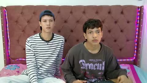 Snapshot of boys_hotparty chatting on December 16, 1:43 pm ALEX - TAYLER -MIKE online show from December 16, 1:43 pm