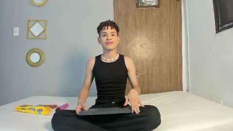 ALEX - TAYLER  -MIKE online show from July 22, 7:06 pm