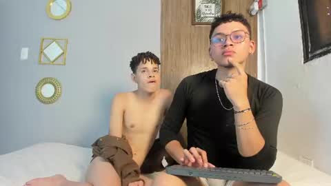 ALEX - TAYLER  -MIKE online show from July 28, 7:26 pm
