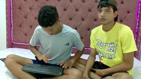 Snapshot of boys_hotparty chatting on February 5, 1:44 pm ALEX - TAYLER -MIKE online show from February 5, 1:44 pm