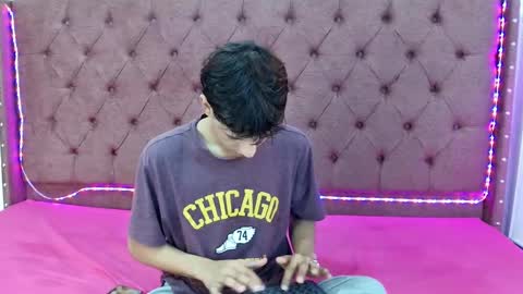Snapshot of boys_hotparty chatting on December 29, 1:38 pm ALEX - TAYLER -MIKE online show from December 29, 1:38 pm