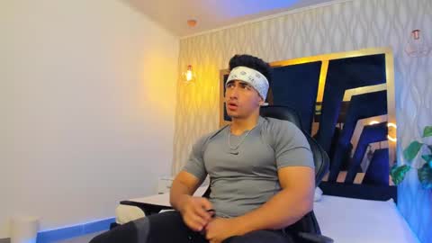 Snapshot of brad_summer chatting on March 7, 5:17 pm brad summer online show from March 7, 5:17 pm