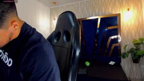 Snapshot of brad_summer chatting on September 30, 5:16 pm brad summer online show from September 30, 5:16 pm