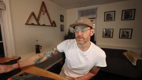 BradBronton online show from March 16, 10:52 am