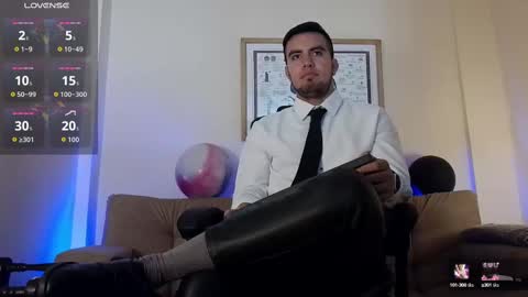 Snapshot of bradleycolton chatting on October 6, 2:44 pm Bradley Colton Independ Model online show from October 6, 2:44 pm