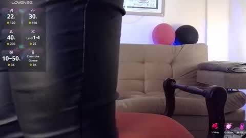 Snapshot of bradleycolton chatting on October 9, 3:28 pm Bradley Colton Independ Model online show from October 9, 3:28 pm