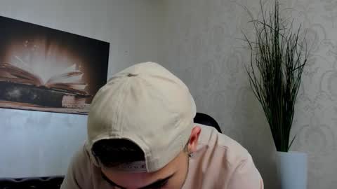 Snapshot of brandontatex chatting on October 17, 1:04 pm BrandonTateX online show from October 17, 1:04 pm