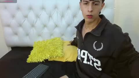 Snapshot of brent18_ chatting on March 9, 11:58 am Esteban online show from March 9, 11:58 am