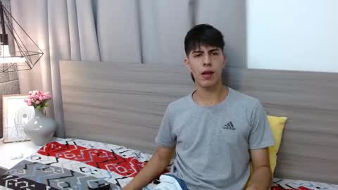 Snapshot of brent18_ chatting on February 17, 12:21 am Esteban online show from February 17, 12:21 am