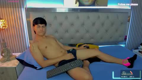 Snapshot of brent18_ chatting on October 3, 2:49 am Esteban online show from October 3, 2:49 am