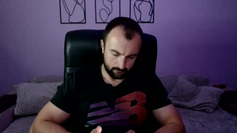 brindlefly69 online show from July 18, 11:04 am