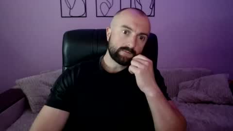 brindlefly69 online show from June 18, 10:31 am