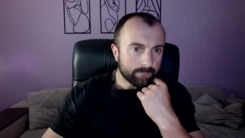 brindlefly69 online show from June 16, 10:39 am