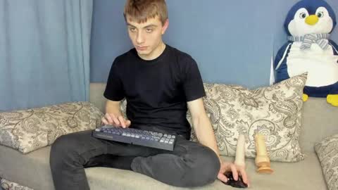 bristlebback online show from April 21, 3:29 pm