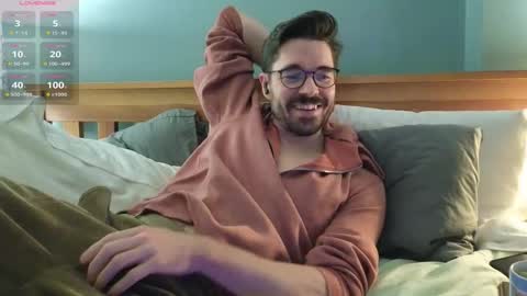 Snapshot of britishpoet chatting on October 7, 7:40 pm Callum online show from October 7, 7:40 pm