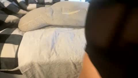 Snapshot of brownbootie1 chatting on December 26, 7:27 pm brownbootie1 online show from December 26, 7:27 pm