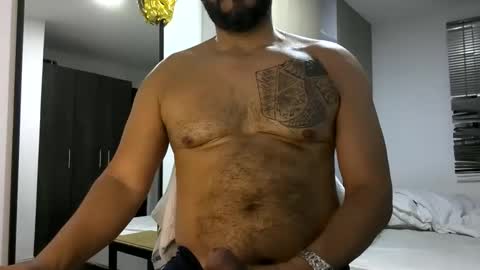 Snapshot of bruce_bigg chatting on December 13, 11:28 pm Bruce online show from December 13, 11:28 pm
