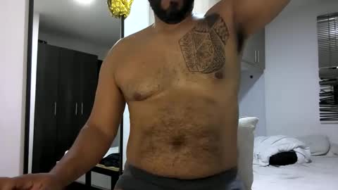 Snapshot of bruce_bigg chatting on December 13, 5:16 am Bruce online show from December 13, 5:16 am