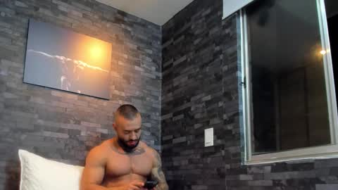 Snapshot of brucedallas chatting on October 28, 1:08 am brucedallas online show from October 28, 1:08 am