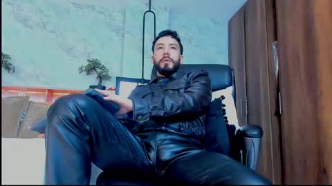 Snapshot of bruno_woods chatting on March 12, 4:13 pm Andres Suarez online show from March 12, 4:13 pm