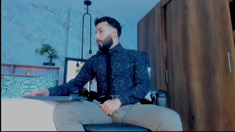 Snapshot of bruno_woods chatting on February 22, 4:37 pm Andres Suarez online show from February 22, 4:37 pm
