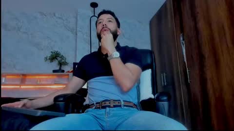 Snapshot of bruno_woods chatting on March 2, 2:08 am Andres Suarez online show from March 2, 2:08 am