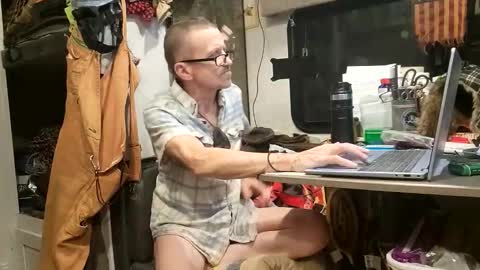 Steve... aka SkinnieDippin aka TimberTramp online show from March 24, 5:12 am