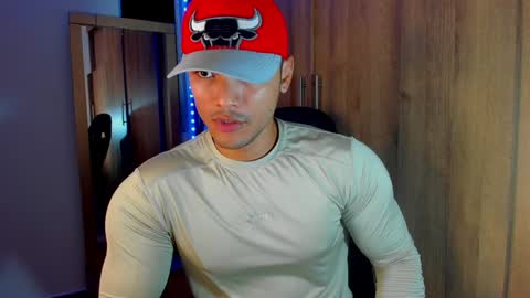 Snapshot of bryan_boy_ chatting on January 28, 1:39 am bryan online show from January 28, 1:39 am