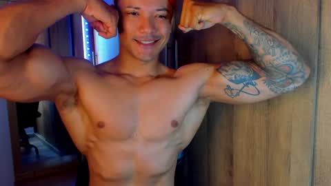 Snapshot of bryan_boy_ chatting on December 21, 3:42 pm bryan online show from December 21, 3:42 pm