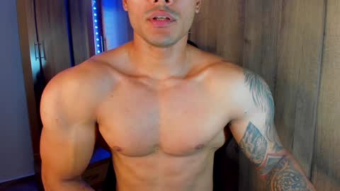 Snapshot of bryan_boy_ chatting on December 24, 6:39 pm bryan online show from December 24, 6:39 pm