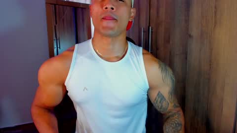 Snapshot of bryan_boy_ chatting on January 25, 8:21 pm bryan online show from January 25, 8:21 pm