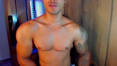Snapshot of bryan_boy_ chatting on January 8, 9:12 pm bryan online show from January 8, 9:12 pm