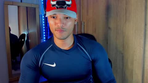 Snapshot of bryan_boy_ chatting on December 31, 11:06 pm bryan online show from December 31, 11:06 pm