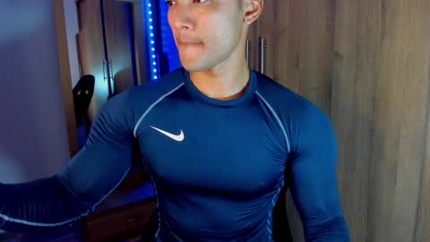 Snapshot of bryan_boy_ chatting on January 24, 2:39 am bryan online show from January 24, 2:39 am