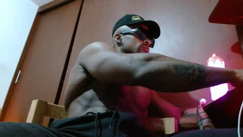 Snapshot of bryan_colen chatting on February 21, 11:54 pm Enjoy the best muscle straws online show from February 21, 11:54 pm