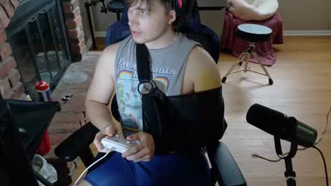 BubblebuttBdn online show from April 15, 6:30 pm