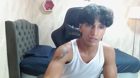 Snapshot of bull_cam chatting on October 15, 8:49 pm bull_cam online show from October 15, 8:49 pm