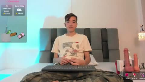 Snapshot of bunny_maxxi chatting on October 8, 12:42 pm bunny online show from October 8, 12:42 pm