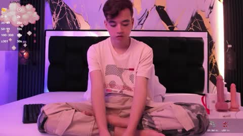 Snapshot of bunny_maxxi chatting on October 11, 1:37 pm bunny online show from October 11, 1:37 pm