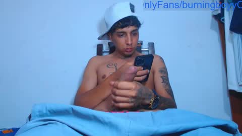 Snapshot of burningboyy chatting on February 15, 9:27 am independiente online show from February 15, 9:27 am