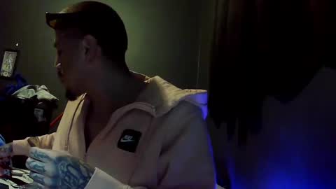 bustnfatloads2 online show from October 16, 11:07 am